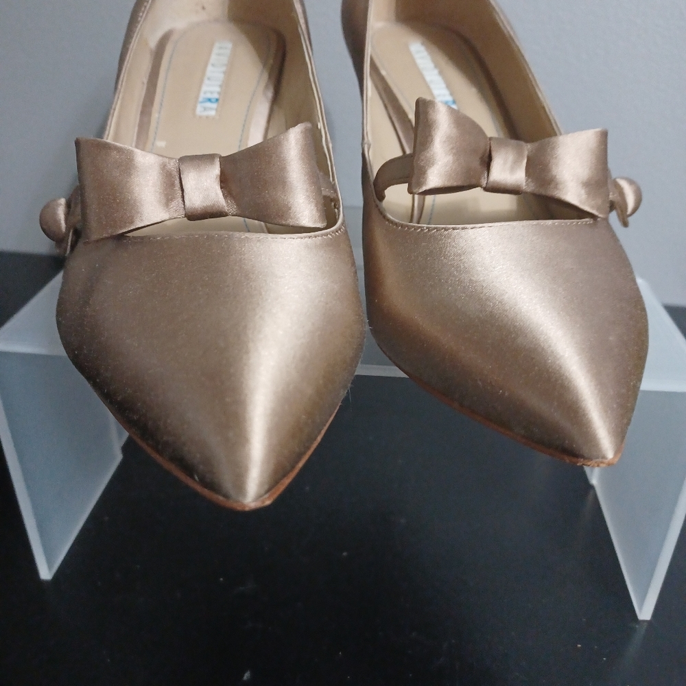 David Tutera Champagne Satin Pumps - Picture 3 of 8